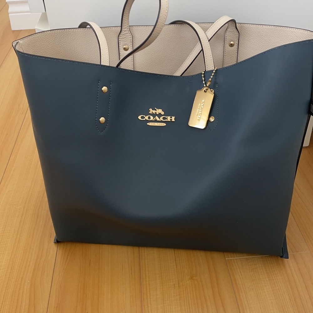 Coach tote bag ⭐️ Dual Side⭐️ Beautiful brand new